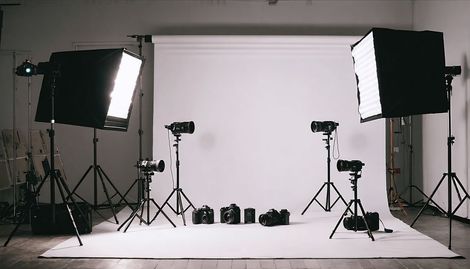 2026 Yılında Tripod ve Işık Sistemlerindeki Yenilikler ve Profesyonel Kullanımı